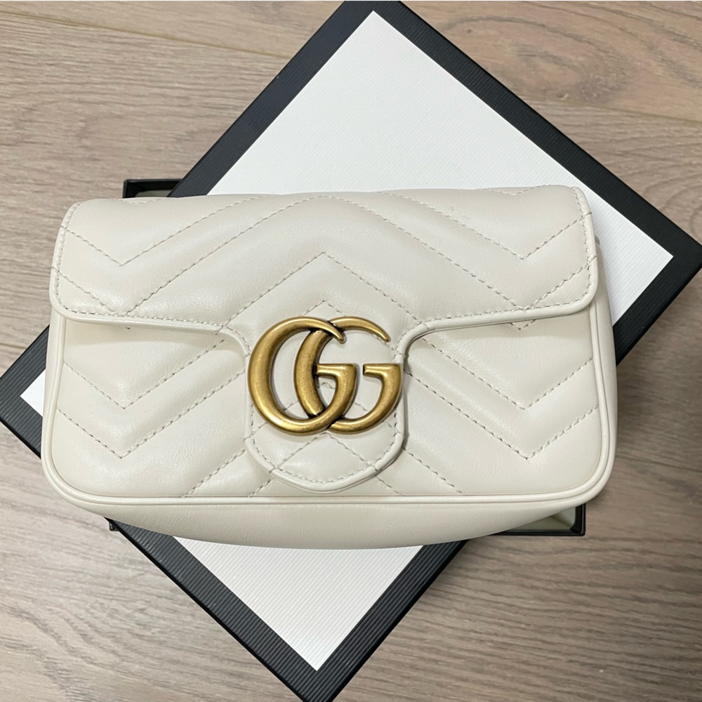 Gucci marmont super mini bag